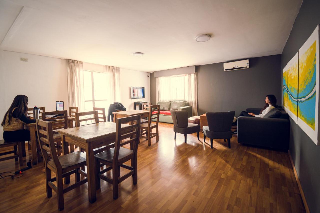 Chill Inn Hostel Мендоса Экстерьер фото